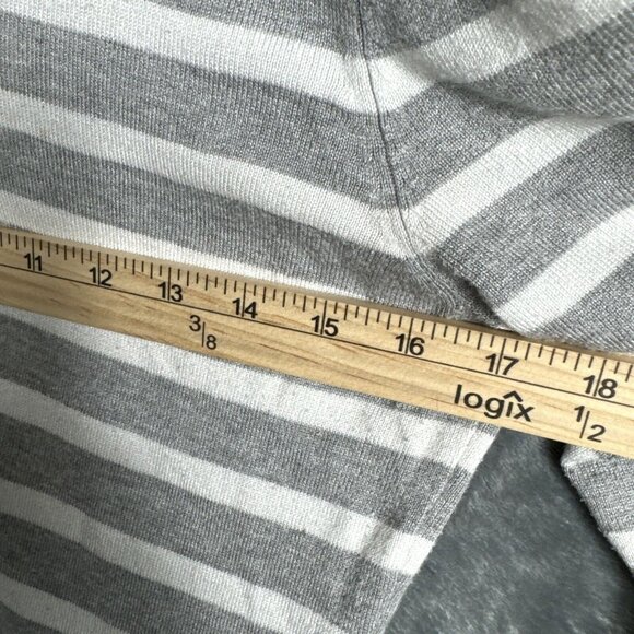 Pina Rossi Woman’s Top Gray And White Striped Lace Upfront Side Slits Medium - Picture 10 of 12